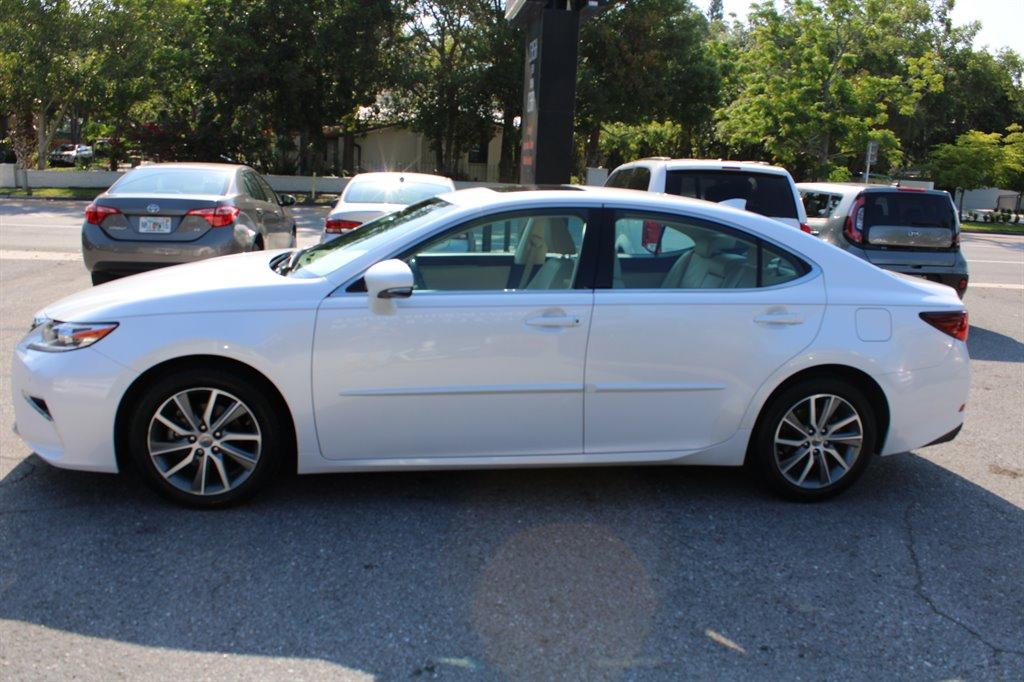 Thumbnail image of 2017 Lexus ES 350 at Dewitt Motors