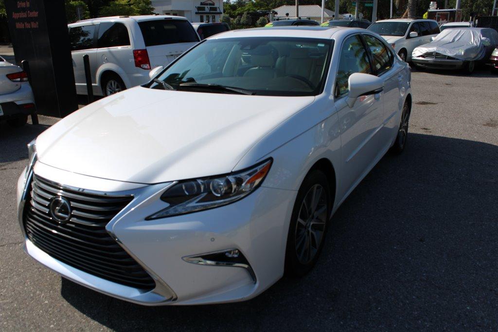 Thumbnail image of 2017 Lexus ES 350 at Dewitt Motors