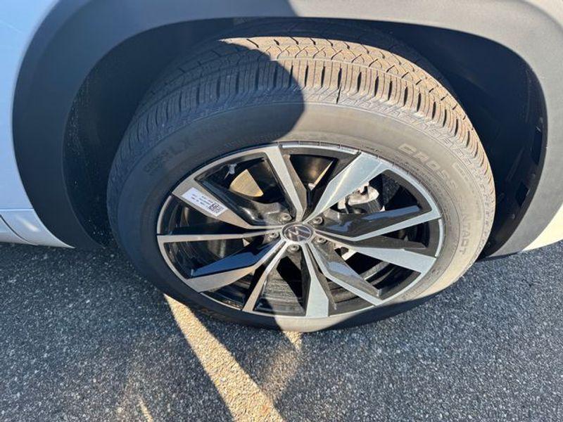 Thumbnail image of 2025 Volkswagen Atlas Cross Sport at Platinum Volkswagen