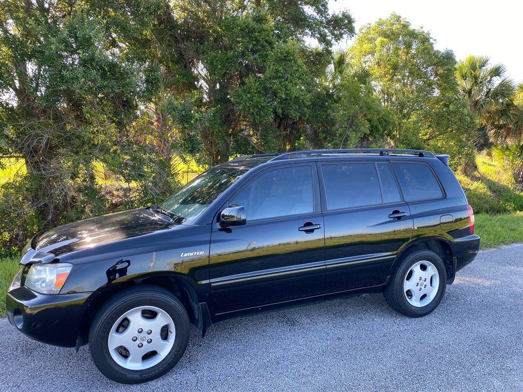 Thumbnail image of 2006 Toyota Highlander at Safari Motors LLC