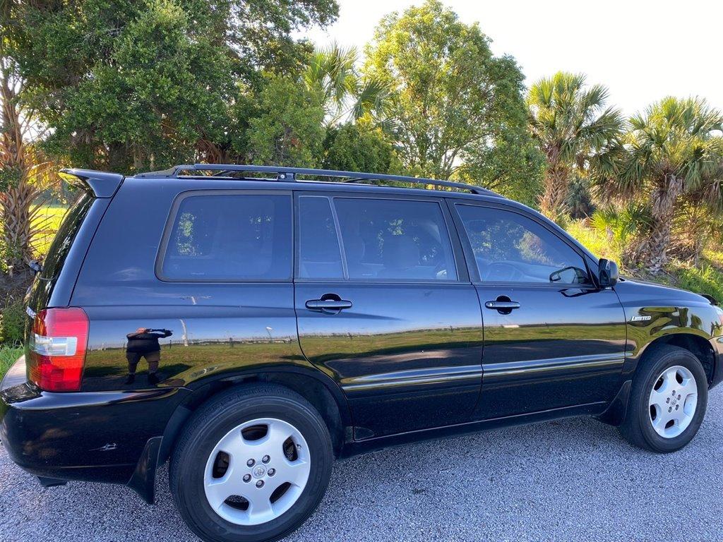 Thumbnail image of 2006 Toyota Highlander at Safari Motors LLC