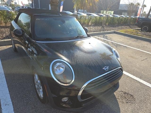 Thumbnail image of 2019 MINI Convertible at Auto Expo 95