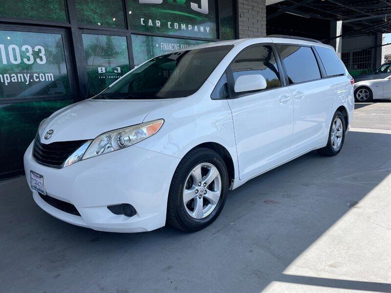 Thumbnail image of 2014 Toyota Sienna at B & J Car Company