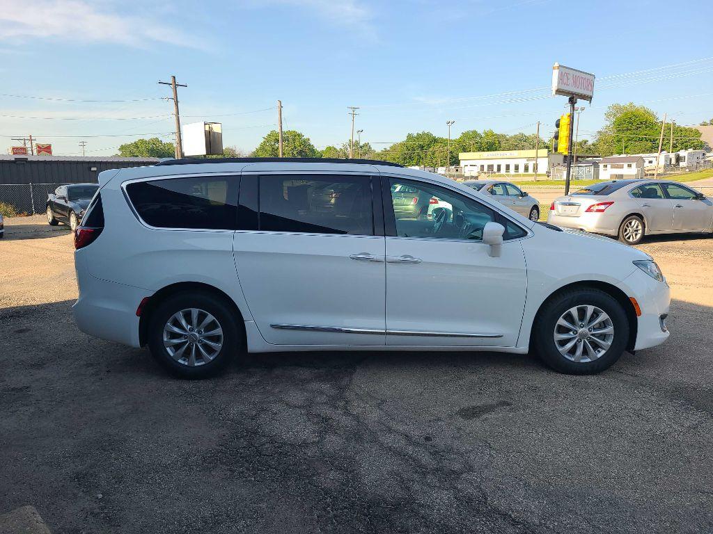 Thumbnail image of 2017 Chrysler Pacifica at ACE AUTO SALES
