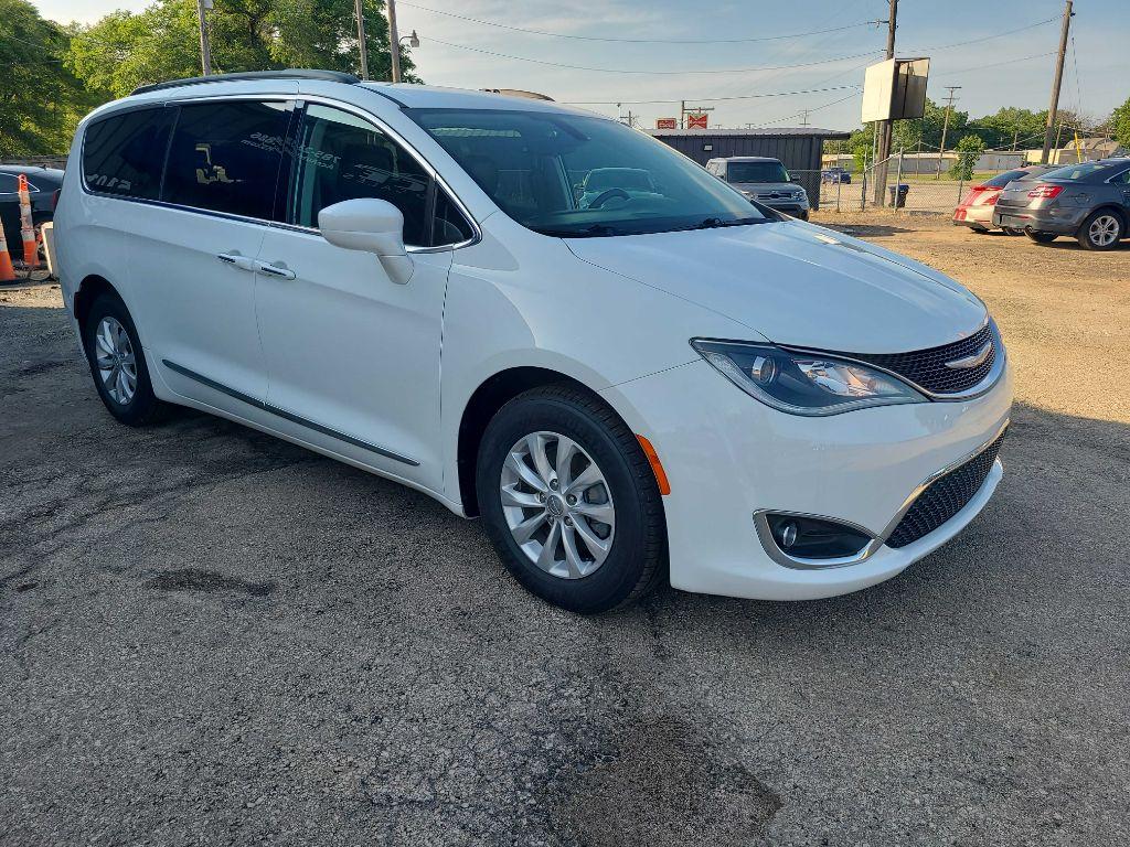 Thumbnail image of 2017 Chrysler Pacifica at ACE AUTO SALES