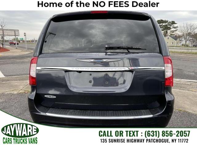 Thumbnail image of 2014 Chrysler Town and Country at Jayware Inc.