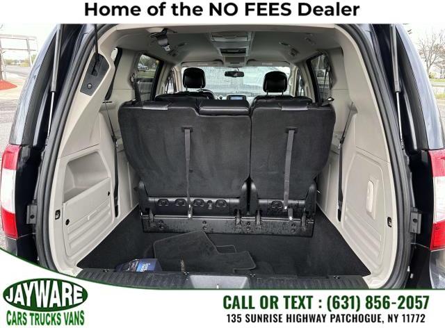 Thumbnail image of 2014 Chrysler Town and Country at Jayware Inc.