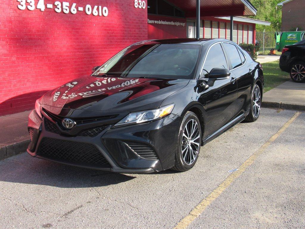 Thumbnail image of 2018 Toyota Camry at Charlie Davis Motorz LLC