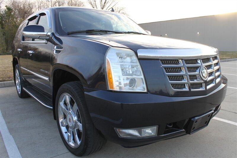 Image of 2008 Cadillac Escalade Base