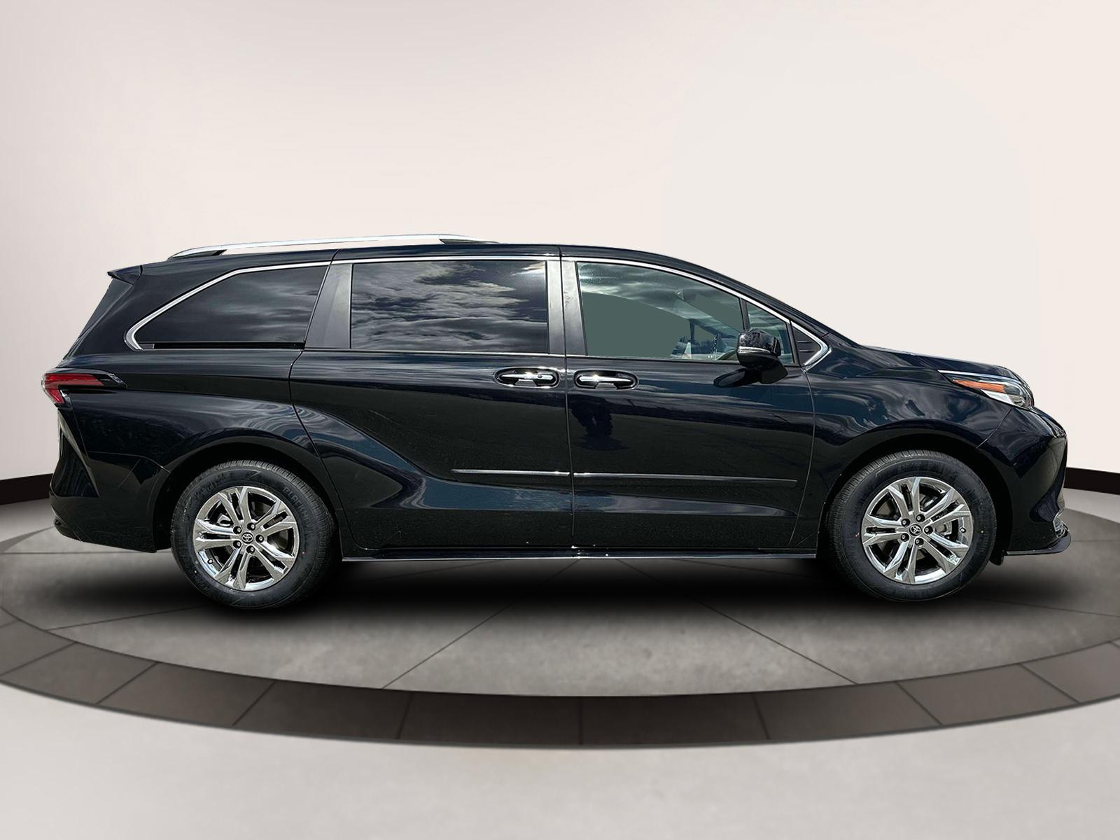 Thumbnail image of 2022 Toyota Sienna at Toyota World of Clinton
