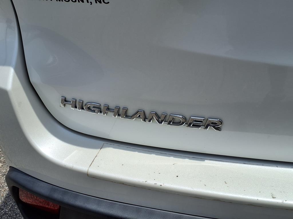 Thumbnail image of 2017 Toyota Highlander at Medlin Motors Inc.