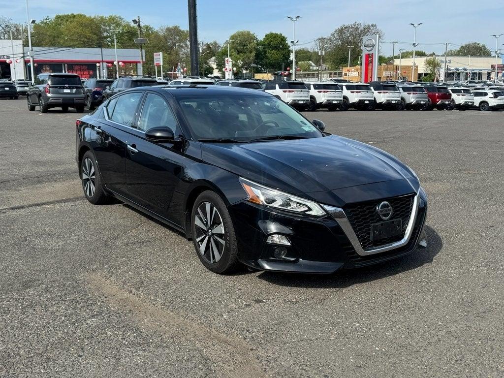 Thumbnail image of 2019 Nissan Altima at Empire Nissan of Hillside