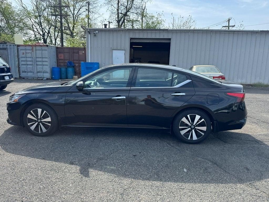 Thumbnail image of 2019 Nissan Altima at Empire Nissan of Hillside