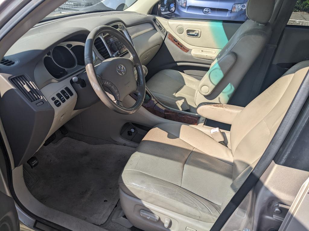 Thumbnail image of 2006 Toyota Highlander Hybrid at Mcvay Motors, Inc.