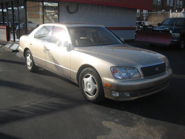 Thumbnail image of 1999 Lexus LS 400 at Auto Maxx Motors, Inc.