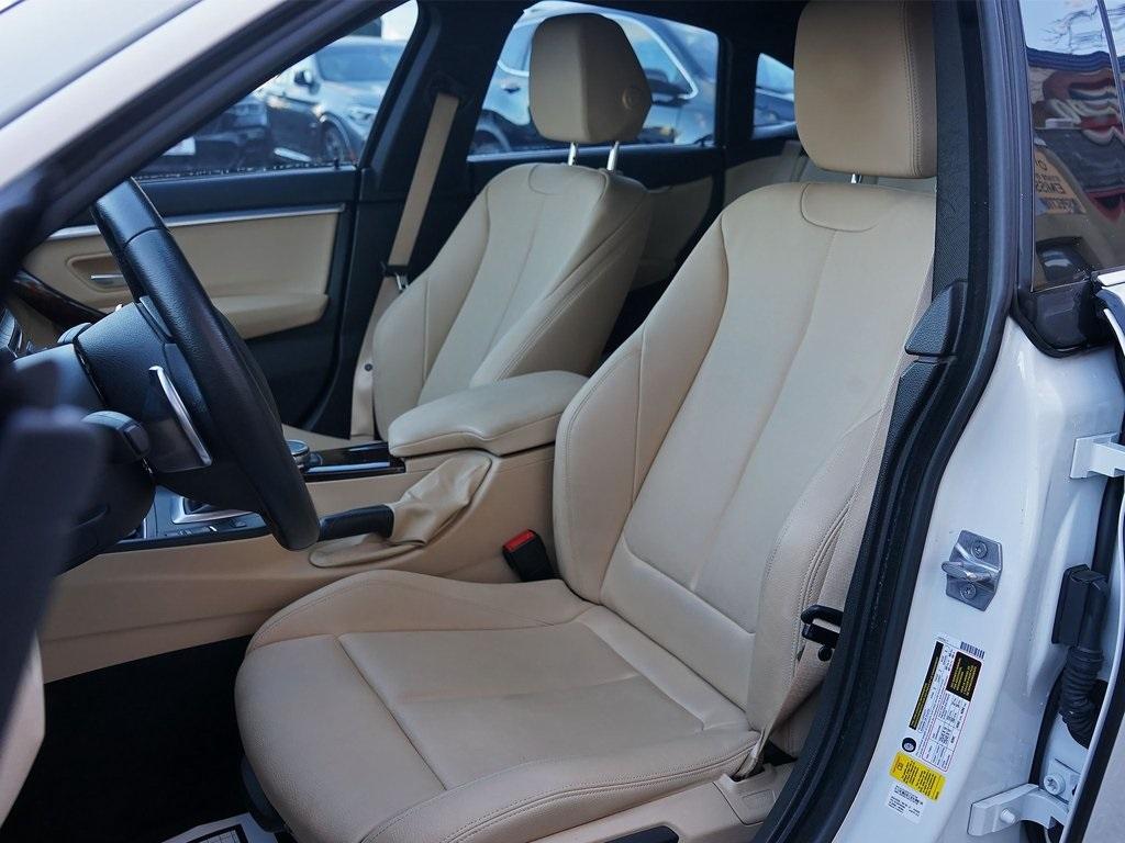 Thumbnail image of 2017 BMW 4 Series at Auto Expo Store