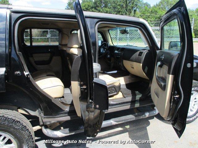 Thumbnail image of 2006 HUMMER H3 at Millsaps Auto Sales