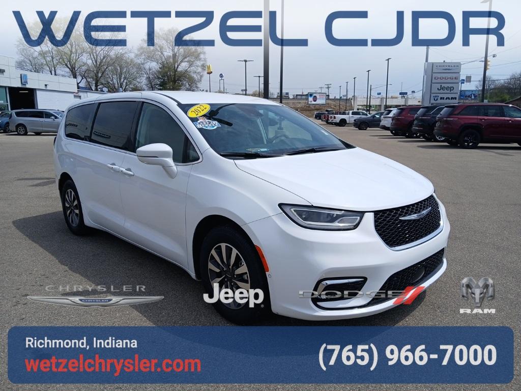 Thumbnail image of 2022 Chrysler Pacifica Hybrid at Wetzel Chrysler Jeep Dodge Ram