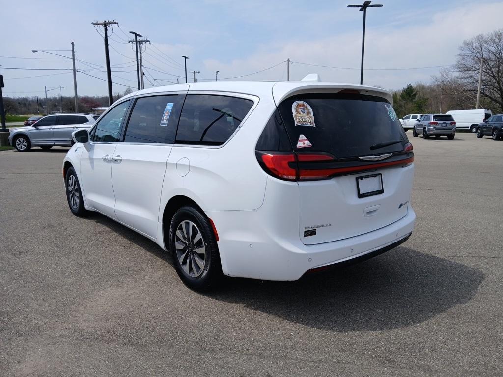 Thumbnail image of 2022 Chrysler Pacifica Hybrid at Wetzel Chrysler Jeep Dodge Ram