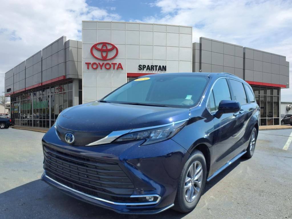 Thumbnail image of 2024 Toyota Sienna at Spartan Toyota