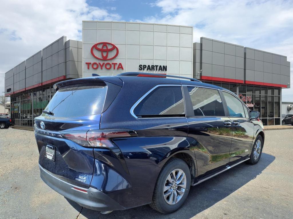 Thumbnail image of 2024 Toyota Sienna at Spartan Toyota