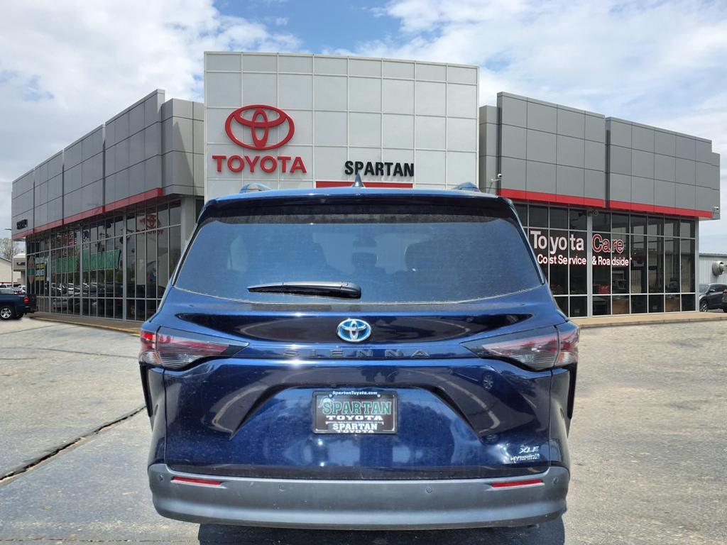 Thumbnail image of 2024 Toyota Sienna at Spartan Toyota