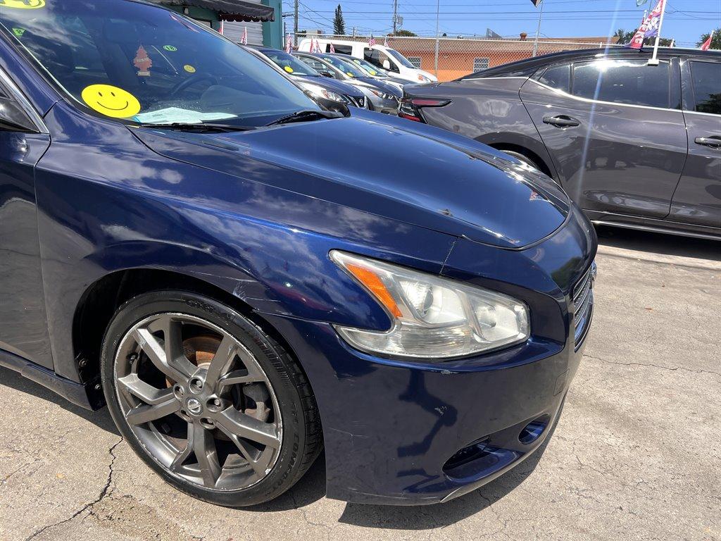 Thumbnail image of 2014 Nissan Maxima at Nice Car Inc