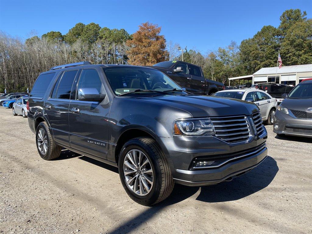 Thumbnail image of 2015 Lincoln Navigator at B & L Auto Sales