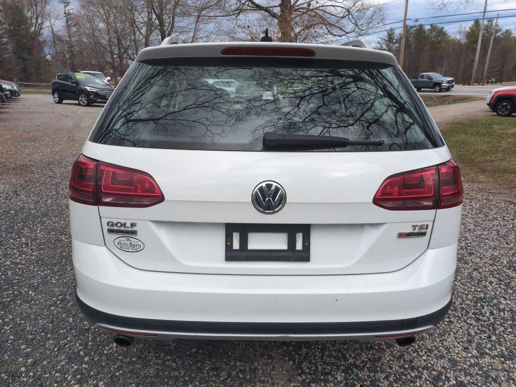 Thumbnail image of 2017 Volkswagen Golf Alltrack at The Auto Barn