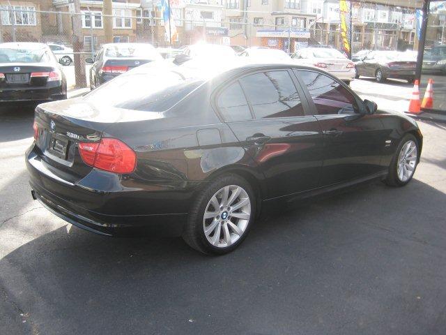 Thumbnail image of 2009 BMW 3 Series at Auto Maxx Motors, Inc.