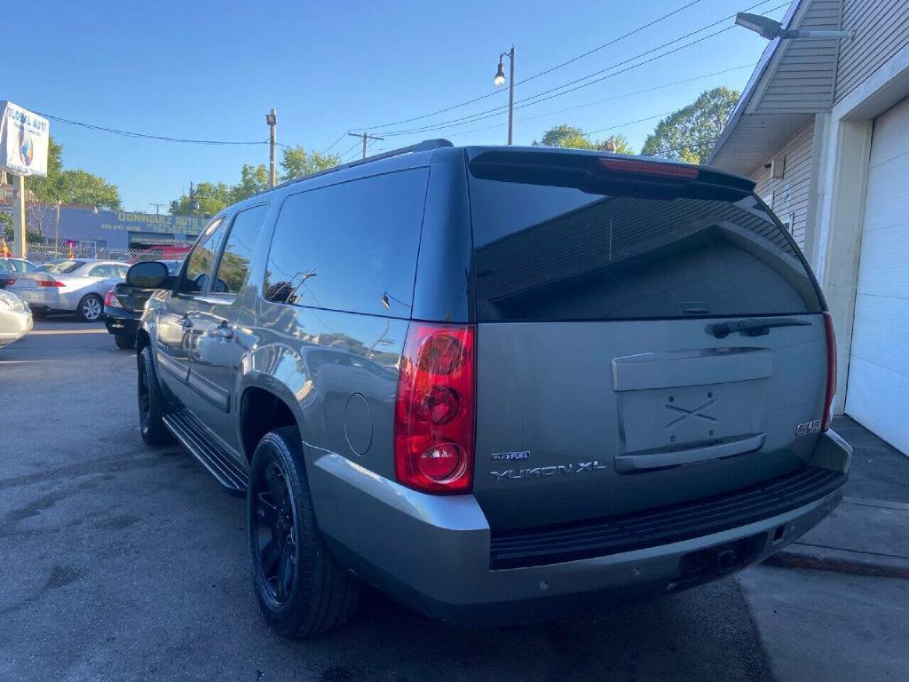 Thumbnail image of 2008 GMC Yukon XL at GLOBAL AUTO FINANCE & LEASE INC