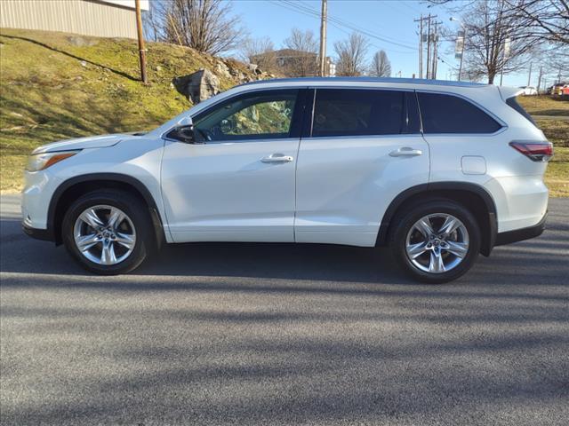Thumbnail image of 2016 Toyota Highlander at Empire Ford