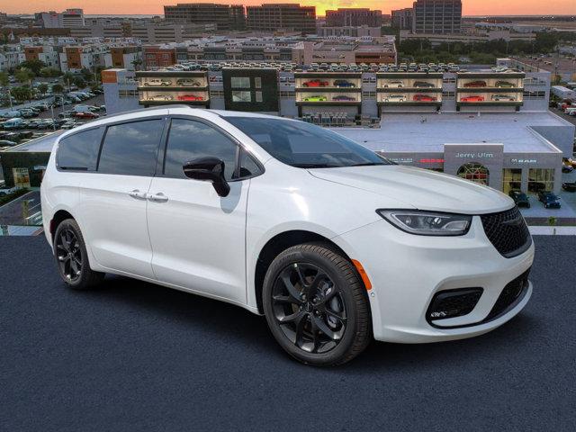 Thumbnail image of 2025 Chrysler Pacifica at Jerry Ulm Dodge Chrysler Jeep_DMS