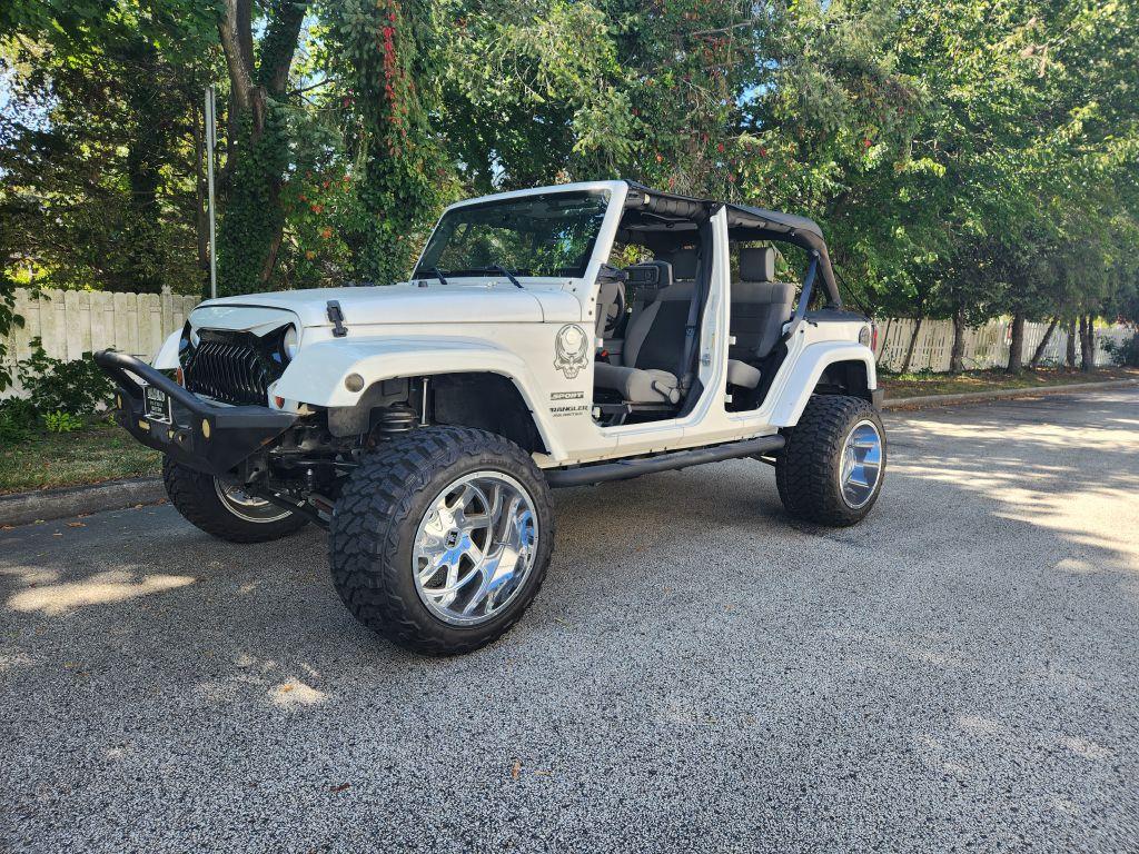Thumbnail image of 2010 Jeep Wrangler Unlimited at DIAMOND AUTO SALES