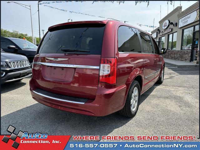 Thumbnail image of 2011 Chrysler Town and Country at Auto Connection