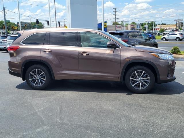 Thumbnail image of 2018 Toyota Highlander at Toyota of Bowling Green