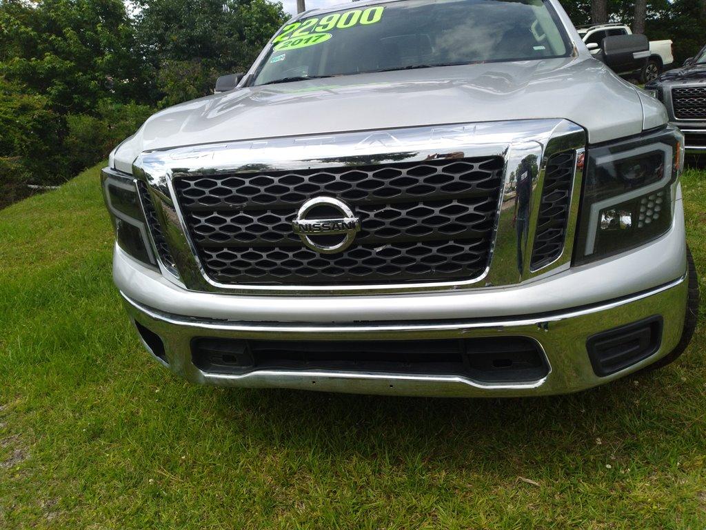 Thumbnail image of 2017 Nissan Titan at Liberty Auto Sales 1