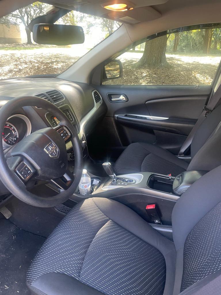 Thumbnail image of 2017 Dodge Journey at Auto Zoom