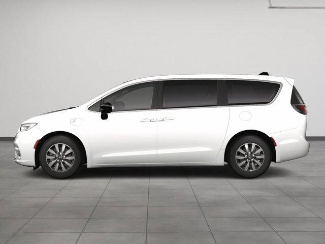 Thumbnail image of 2024 Chrysler Pacifica Plug-In Hybrid at Dodgeland of Columbia (New)