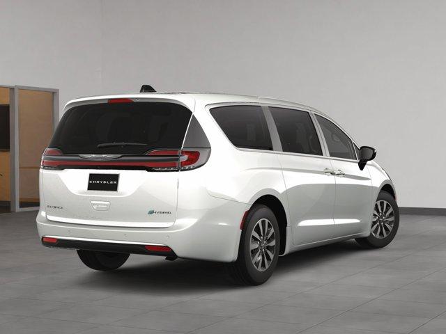 Thumbnail image of 2024 Chrysler Pacifica Plug-In Hybrid at Dodgeland of Columbia (New)