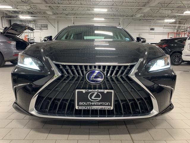 Thumbnail image of 2022 Lexus ES 300h at Lexus of Southampton