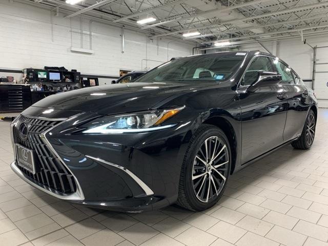 Thumbnail image of 2022 Lexus ES 300h at Lexus of Southampton