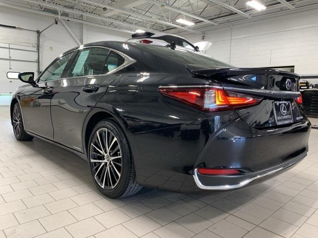Thumbnail image of 2022 Lexus ES 300h at Lexus of Southampton