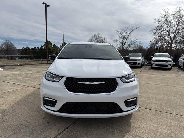 Thumbnail image of 2025 Chrysler Pacifica at UltimateChryslerDodgeJeep of Mountain Home, AR
