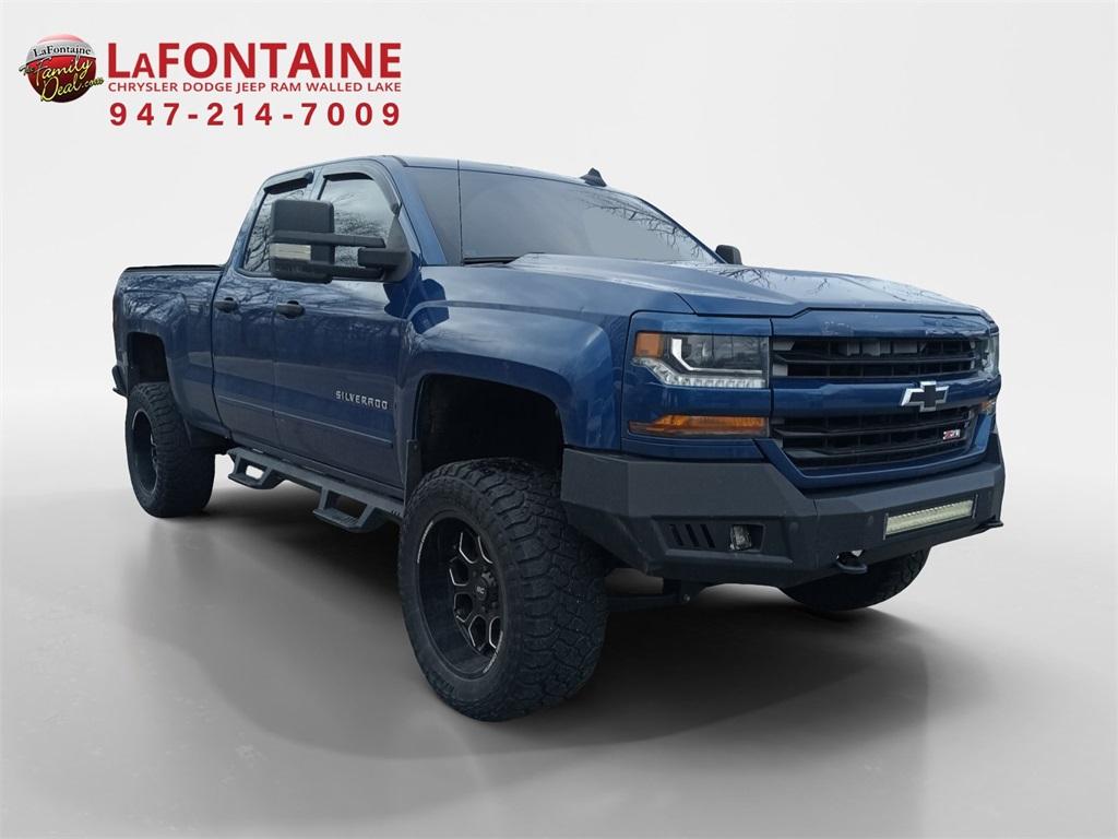 Thumbnail image of 2017 Chevrolet Silverado 1500 at LaFontaine Chrysler Dodge Jeep Ram of Walled Lake