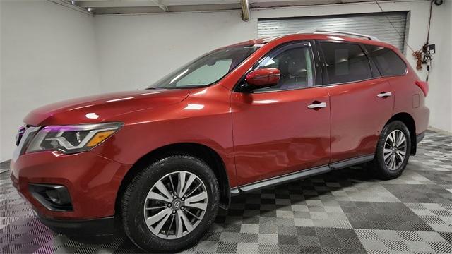 Thumbnail image of 2017 Nissan Pathfinder at Major World Chevrolet