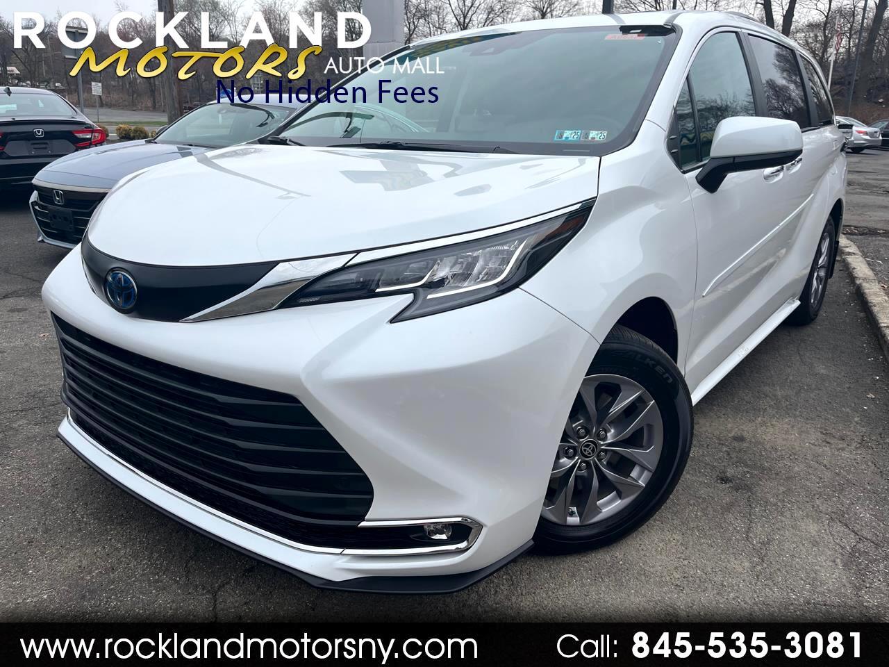 Thumbnail image of 2023 Toyota Sienna at Rockland Motors