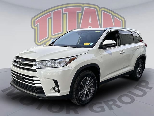 Thumbnail image of 2019 Toyota Highlander at Toyota of Bay Ridge Brooklyn