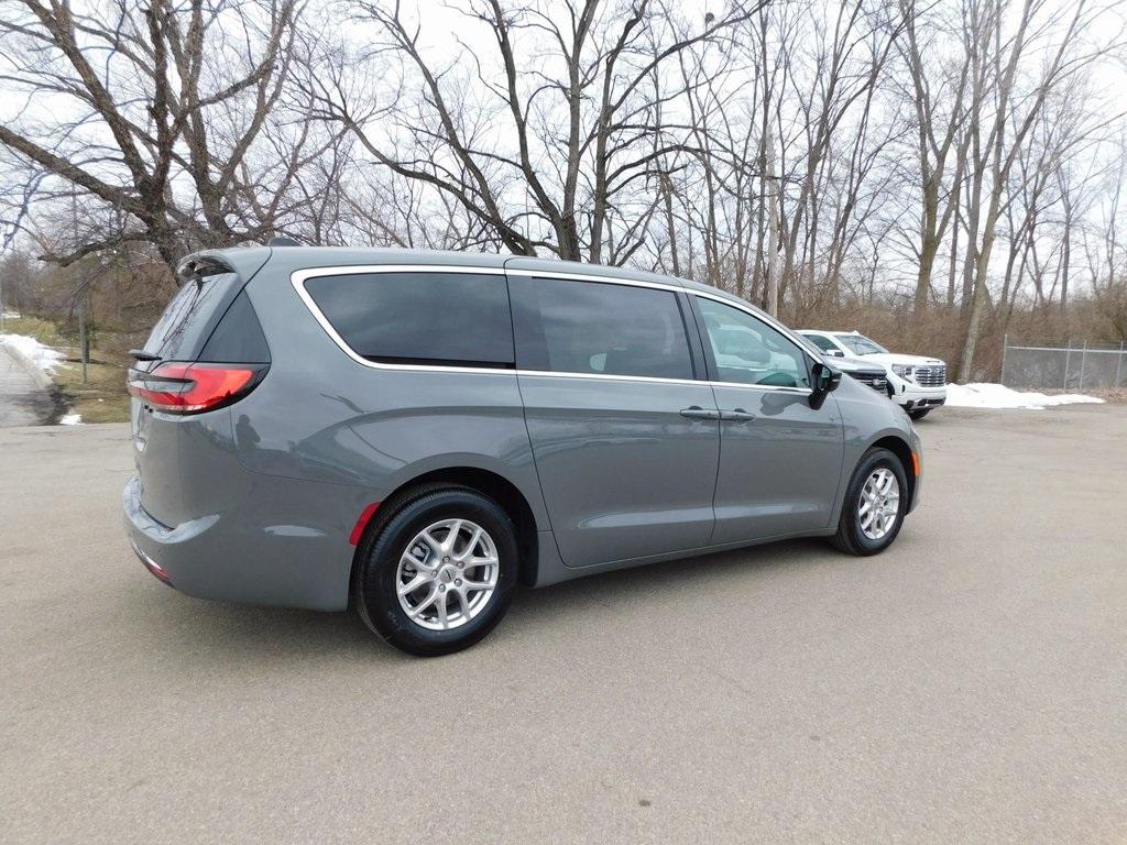 Thumbnail image of 2025 Chrysler Pacifica at Wetzel Chrysler Jeep Dodge Ram