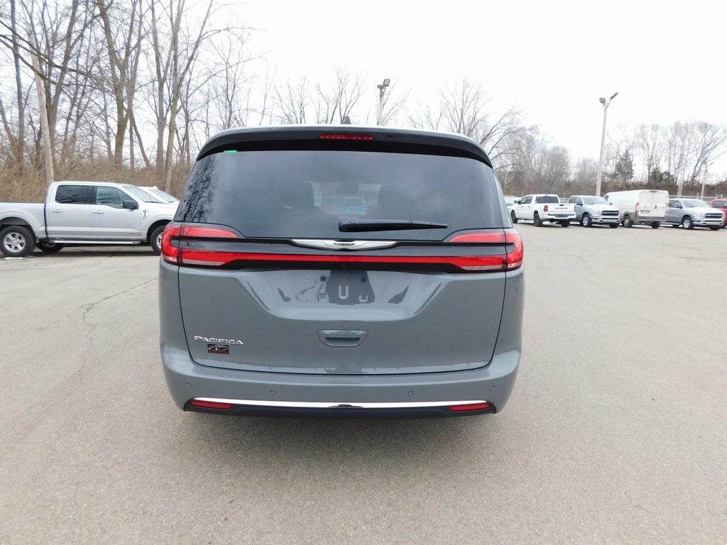 Thumbnail image of 2025 Chrysler Pacifica at Wetzel Chrysler Jeep Dodge Ram